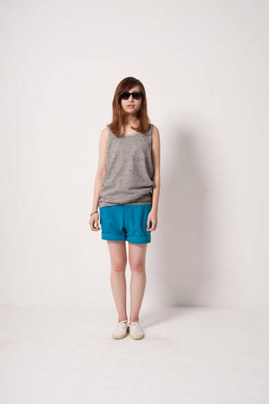 <strong>FUJITO｜フジト</strong>　 2013年夏コレクション　Tank Top6825円、Beach Shorts1万5750円、Eye Wear2万3100円