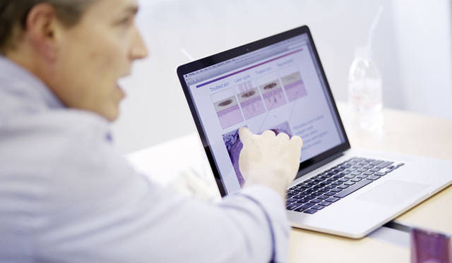 <strong>tria BEAUTY｜トリア・ビューティ</strong>　「トリア・スキン エイジングケアレーザー」は、自宅で自分の好きなときに、簡単に安全にケアすることができる