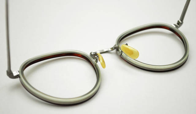<strong>Continuer｜コンティニュエ</strong>　 OLIVER PEOPLES×Continuer別注リミテッドカラー　「MP-2」2万9400円
