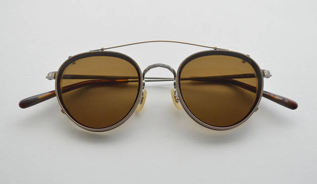<strong>Continuer｜コンティニュエ</strong>　 OLIVER PEOPLES×Continuer別注リミテッドカラー　「MP-2」2万9400円、クリップオン各9450円
