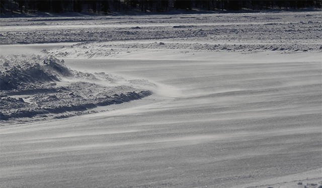 路面にはわずかな傾斜がある。これを味方につけることが重要だ