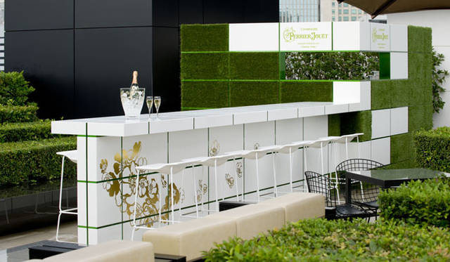 <strong>ペリエ ジュエ フラッグシップ＠ベージュ アラン・デュカス 東京</strong>　ペリエ ジュエのシャンパン・バーとテラスでシャンパーニュが楽しめる