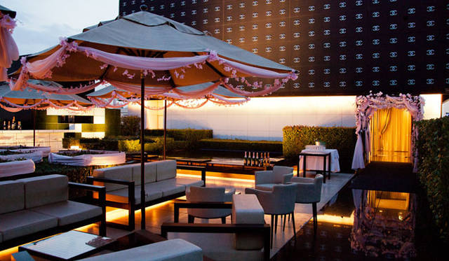 <strong>ペリエ ジュエ フラッグシップ＠ベージュ アラン・デュカス 東京</strong>　ペリエ ジュエのシャンパン・バーとテラスでシャンパーニュが楽しめる