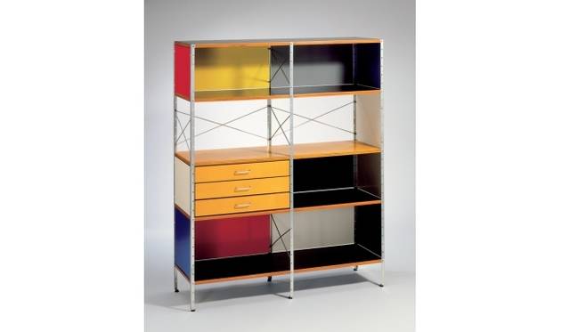 <strong>ART｜『カリフォルニア・デザイン1930-1965－モダン・リヴィングの起源－』</strong>　チャールズ & レイ・イームズ ハーマンミラー社 《ESU（イームズ・ストレージ・ユニット）》　1949年頃 ロサンゼルス・カウンティ美術館蔵 LACMA, Gift of Mr. Sid Avery and Mr. James Corcoran© 2011 Eames Office LLC (eamesoffice.com); © Herman Miller, Inc.  Photo © 2011 Museum Associates/LACMA