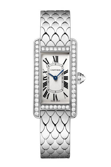 <strong>Cartier│カルティエ</strong>　Photo 2000 © Cartier 2012<br />WGケース＆ブレスレット、ケース径縦34.8☓横19mm、クォーツ、387万4500円