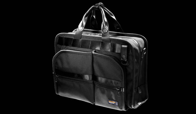 <strong>ENGAGEMENT｜エンゲージメント</strong>　ブリーフケース（W31×H43×D12cm） 3万9900円