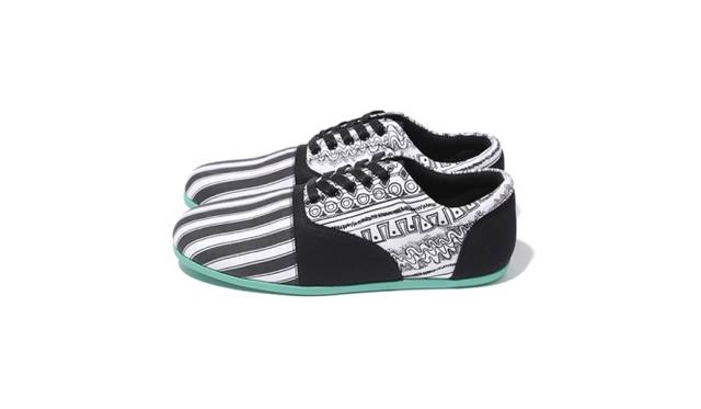 <strong>STUSSY WOMEN × STUDY FOOT WEAR｜注目度抜群のコラボレーションスニーカー発売</strong>　ブラック/ホワイト　9240円