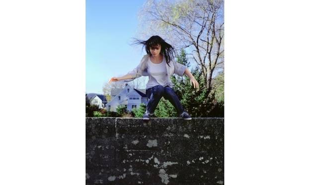 <strong>ART｜小山登美夫ギャラリーでローリー・シモンズ展『The Love Doll: Days9-35』</strong>　The Love Doll/ Day 25 (The Jump) 2010