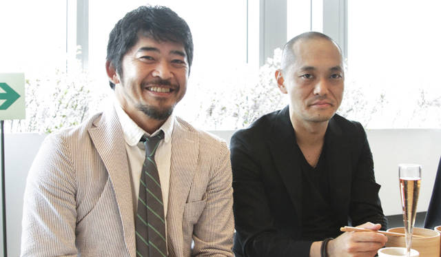 <strong>BOTTEGA VENETA｜ボッテガ・ヴェネタ</strong>　OCEANS編集長の太田祐二（写真左）、SENSE編集長の守谷聡