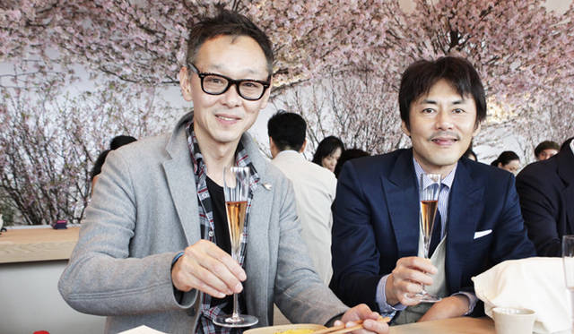 <strong>BOTTEGA VENETA｜ボッテガ・ヴェネタ</strong>　SAFARI編集長の榊原達弥（写真左）、GAINER編集長の古川仁