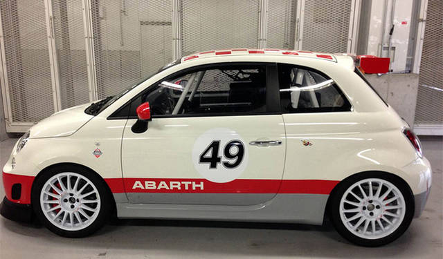 <strong>Abarth 695 Assetto Corse｜アバルト 695 アセットコルセ</strong>
