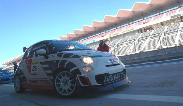 <strong>Abarth 695 Assetto Corse｜アバルト 695 アセットコルセ</strong>