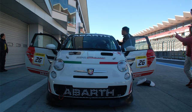 Abarth 695 Assetto Corse｜アバルト 695 アセットコルセ
