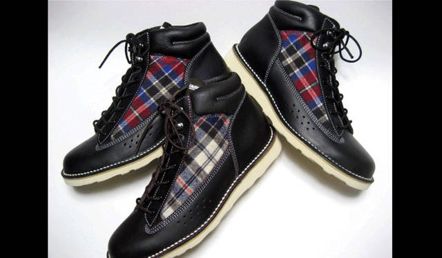 <strong>CAUSE｜コーズ</strong>　「CHECK WORK BOOTS」 各3万3075円