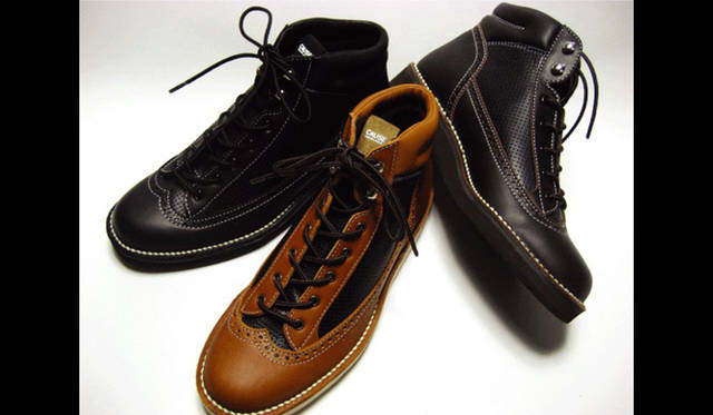 <strong>CAUSE｜コーズ</strong>　「MEDALLION PUNCHING WORK BOOTS」 各3万7800円