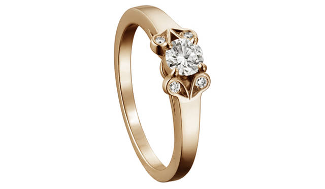 <strong>Cartier｜カルティエ</strong>　「バレリーナ」シリーズに日本限定のピンクゴールドモデルが登場バレリーナ[PG×ダイヤモンド] 28万6650円　© Cartier