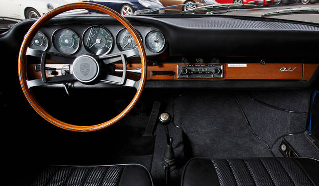 「ナロー911」と呼ばれた初代911。当初は「901」という名前で登場する予定だった。1964年から1973年まで製造された