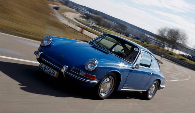 「ナロー911」と呼ばれた初代911。当初は「901」という名前で登場する予定だった。1964年から1973年まで製造された