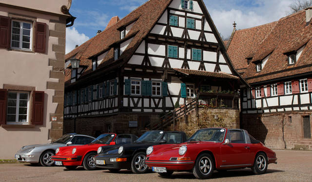 「ナロー911」と呼ばれた初代911。当初は「901」という名前で登場する予定だった。1964年から1973年まで製造された