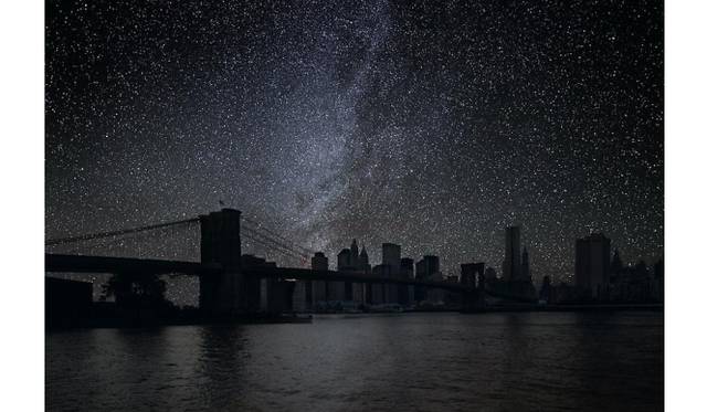 <strong>ART FILE 17｜「Thierry Cohen Darkened Cities」</strong>　New York 40° 42’ 16’’ N 2010-10-09 lst 3:40 26 x 40 inch pigment printEdition of 5