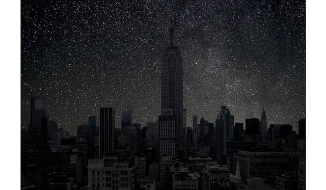 <strong>ART FILE 17｜「Thierry Cohen Darkened Cities」</strong>　New York 40° 44’ 39’’ N 2010-10-13 lst 0:04 39 x 60 inch pigment printEdition of 3