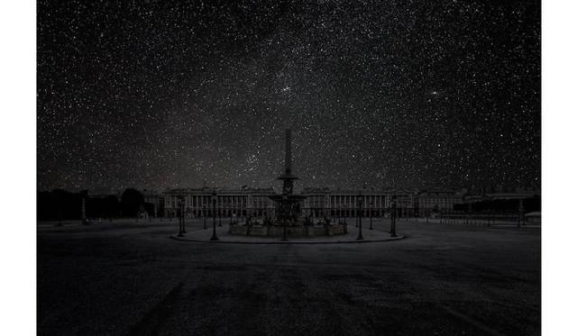 <strong>ART FILE 17｜「Thierry Cohen Darkened Cities」</strong>　Paris 48° 51’ 52’’ N 2021-07-14 utc 22:18 39 x 60 inch pigment printEdition of 3