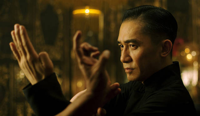 <strong>MOVIE｜『グランド・マスター』</strong> ブルース・リーの師匠としても知られる、イップ・マンを演じたトニー・レオン © 2013 Block 2 Pictures Inc. All rights Reserved.