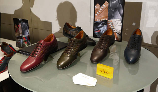 ジョンロブとアストンマーティンのコラボレーション ドライビングシューズ 第2弾 詳細は続報を待ってほしい　