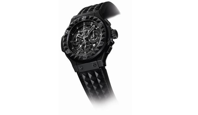 <strong>HUBLOT｜「チャリティー：ウォーター」を支援する限定ウォッチを発表 </strong>　211万500円　