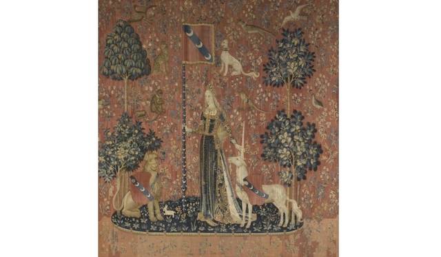 <strong>ART｜国立新美術館で『貴婦人と一角獣展』</strong>　タピスリー《貴婦人と一角獣「触覚」》1500年頃 フランス国立クリュニー中世美術館蔵 © RMN-Grand Palais / Franck Raux / Michel Urtado / distributed by AMF–DNPartcom