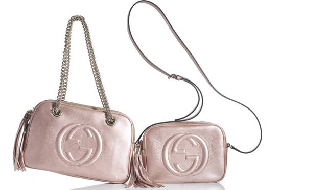 <strong>GUCCI｜グッチ</strong>　ショルダーバッグ 左から 13万9650円[W28×H18×D8 cm]、9万9750円[W21×H15×D7 cm]
