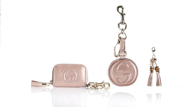 <strong>GUCCI｜グッチ</strong>　チャーム 左から 3万5700円、2万6250円、1万5750円