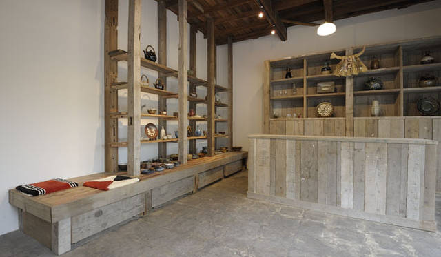 <strong>MATEO｜マテオ</strong>　民芸の器と工芸の店「工芸喜頓」 Photographs by HIROSE Ikuko