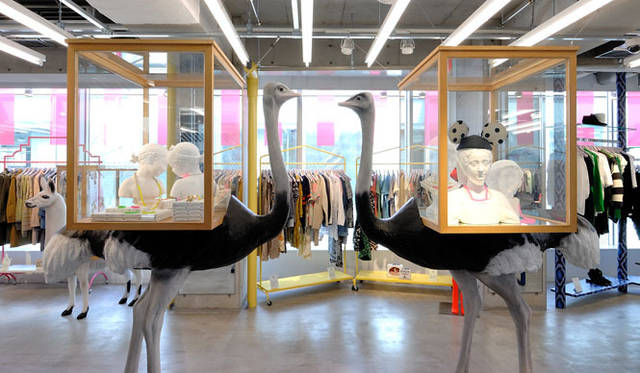 <strong>OPENING CEREMONY｜オープニングセレモニー</strong>　「OPENING CEREMONY OMOTESANDO」3階＝ウィメンズフロア