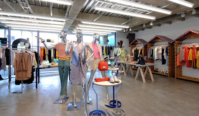 <strong>OPENING CEREMONY｜オープニングセレモニー</strong>　「OPENING CEREMONY OMOTESANDO」3階＝ウィメンズフロア