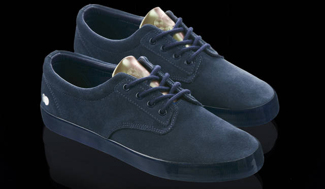 <strong>LACOSTE｜ラコステ</strong> 「BARBADOS TP」1万3125円（ラコステ／ラコステお客様センター）