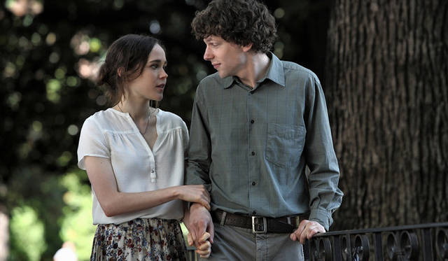 <strong>『ローマでアモーレ』</strong>　アイゼンバーグ（右）は、エレン・ペイジ演じる小悪魔な女優の虜になっていく　© GRAVIER PRODUCTIONS,INC.photo by Philippe Antonello