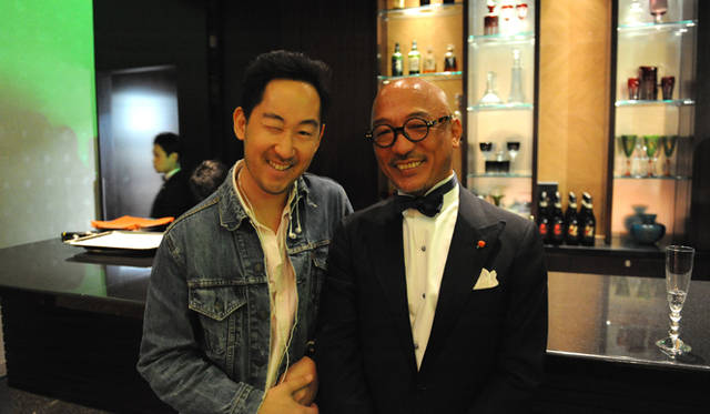 <strong>STRASBURGO｜ストラスブルゴ</strong>　左からメゾン キツネのクロキマサヤ氏、ストラスブルゴ、クルチアーニを展開するリデアカンパニー代表取締役の田島淳滋氏