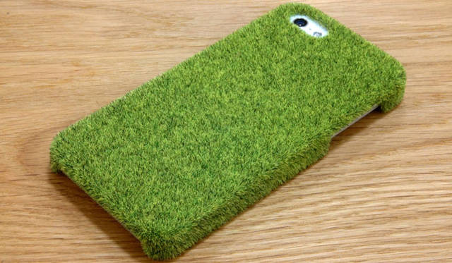 <strong>Ag｜エージーリミテッド</strong>　芝生の質感と手触りを再現した世界初のiPhoneケース「Shibaful（シバフル）」　