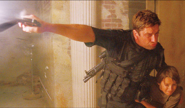 <strong>MOVIE｜『エンド・オブ・ホワイトハウス』</strong>　© 2013 OLYMPUS PRODUCTIONS,INC