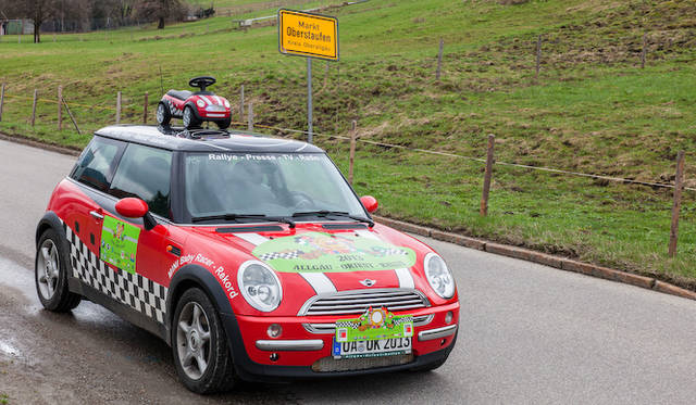 R50とよばれる最初期のMINI Cooper。2003年モデルだという