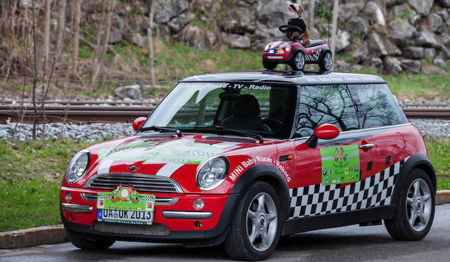 R50とよばれる最初期のMINI Cooper。2003年モデルだという