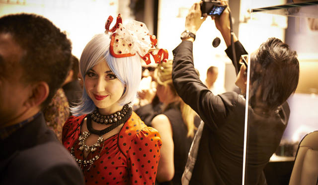 <strong>EMPORIO ARMANI｜エンポリオ アルマーニ　新旗艦店オープニングイベントをレポート！</strong>　ファッションジャーナリストのミーシャ・ジャネット