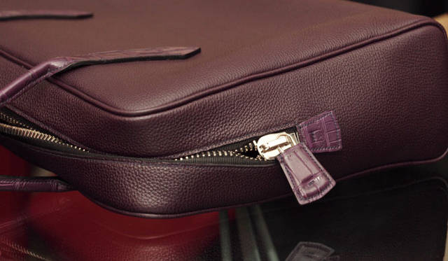 <strong>MAISON TAKUYA｜メゾン タクヤ</strong>　ジップヘッドも革でカバーする細やかな設計