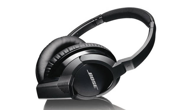 <strong>BOSE｜ボーズ</strong>　iPadに最適化されたボーズ初のステレオBluetooth®ワイヤレスヘッドホン「Bose® AE2w Bluetooth® headphones」