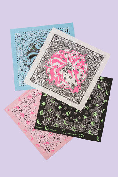 <strong>OPENING CEREMONY｜オープニングセレモニー</strong>　コラボレーションアイテム「Opening Ceremony×Spring Breakers」 バンダナ各3150円