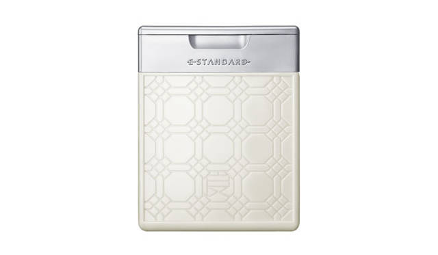 <strong>SUNTEC｜サンテック</strong>　ヘアケアライン「E STANDARD（イイスタンダード）」　トリートメント メデュラニュートリション 5040円（600mL）／2940円（250mL）