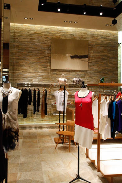 <strong>STRASBURGO｜ストラスブルゴ</strong>　初のウィメンズオンリーショップが「グランフロント大阪」にオープン