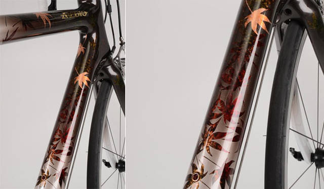 <strong>RIDE AOYAMA 2013「BESPOKE CYCLE MEETING」</strong>　「Watanabe Paint Works」 アート作品のような繊細なカスタムフレームペイント