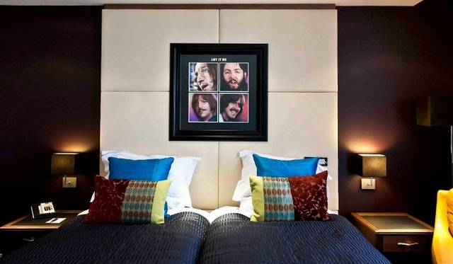 <strong>桑田英彦『英国ロックを歩く U.K. ROCK LANDMARKS』</strong>　ビートルズをテーマにしたホテル「ハードデイズナイト・ホテル」